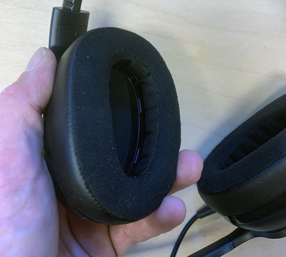Epic - H3 - Photo: senses.se - Close up Headphones.
